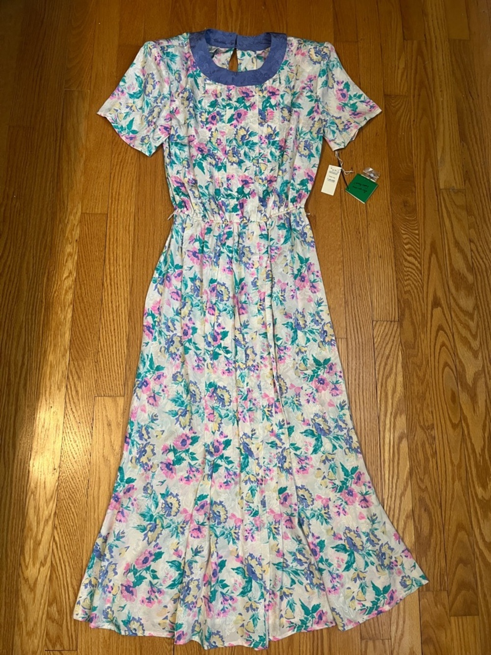 NWT VTG 80’s 100% Silk Flora Kung Dress